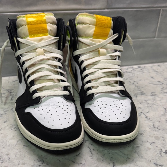 Nike Air Jordan 1 Retro High OG Volt University Gold and Black High Sneakers - Picture 5 of 7